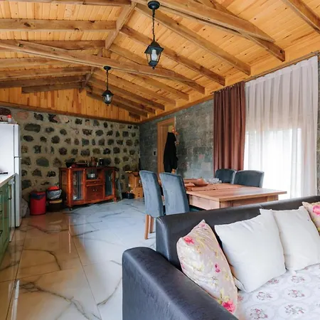 Ispela With Pool Villa