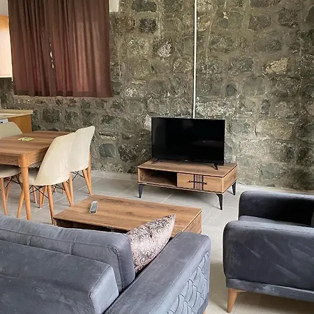 Ispela With Pool Villa